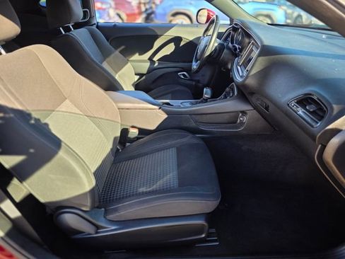 Used 2020 Dodge Challenger SXT image 10