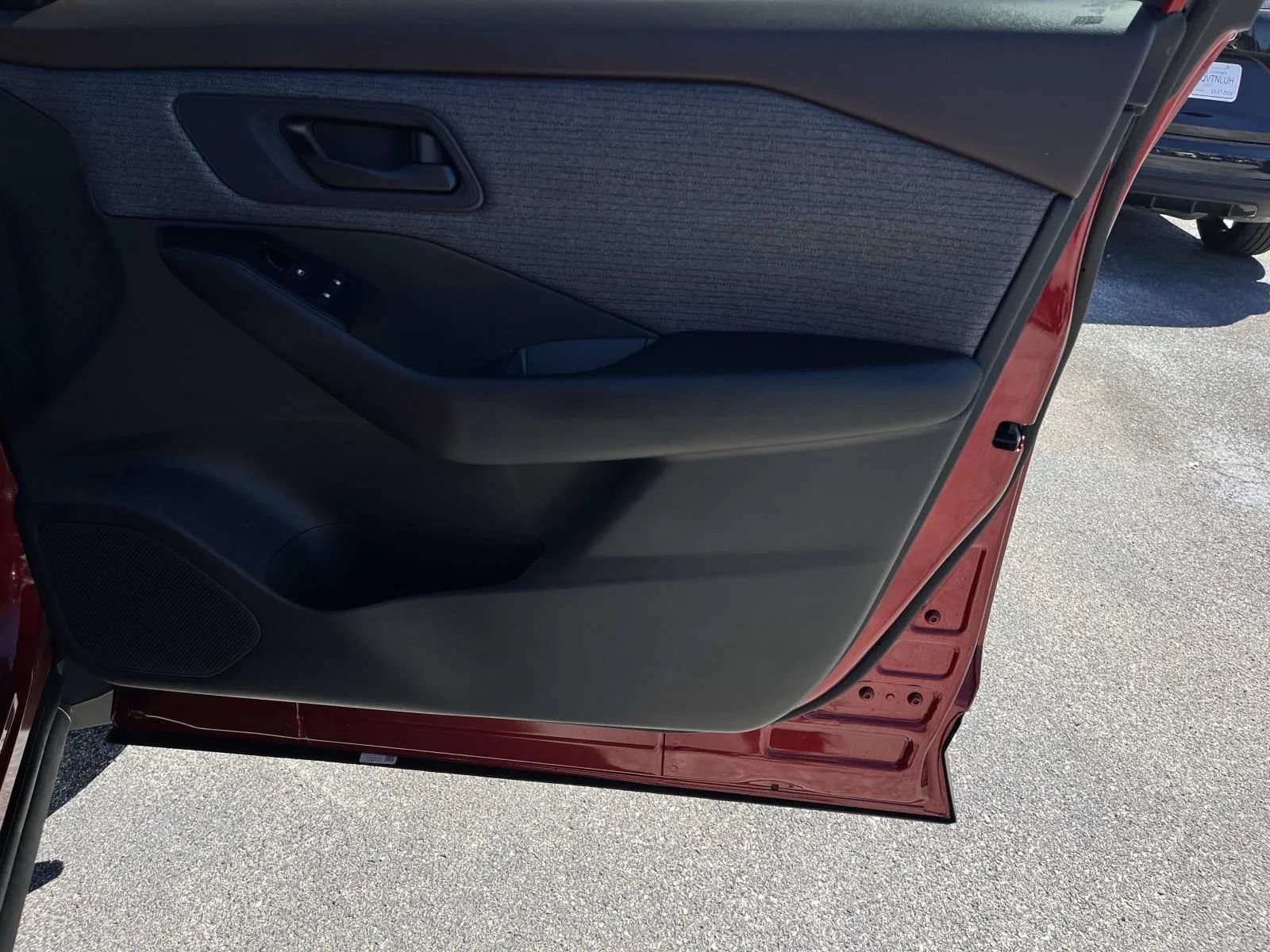 Used 2023 Nissan Rogue S FWD image 25