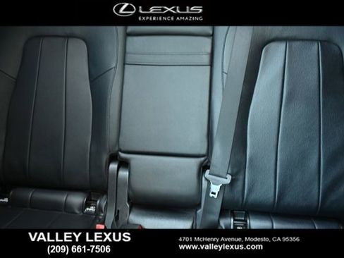 Used 2021 Mercedes-Benz GLB 250 4MATIC image 11
