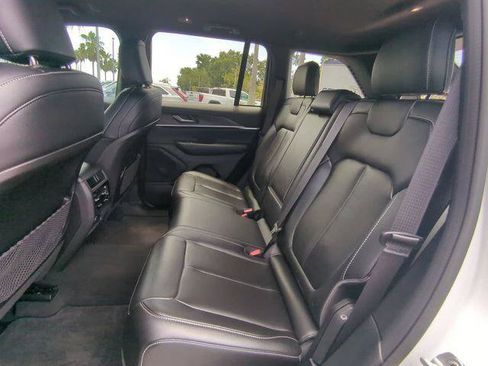 Certified 2025 Jeep Grand Cherokee Limited w/ Black Appearance Package RWD image 16