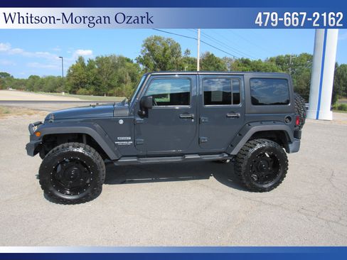 Used 2017 Jeep Wrangler Unlimited Sport w/ Quick Order Package 24S AWD/4WD image 6