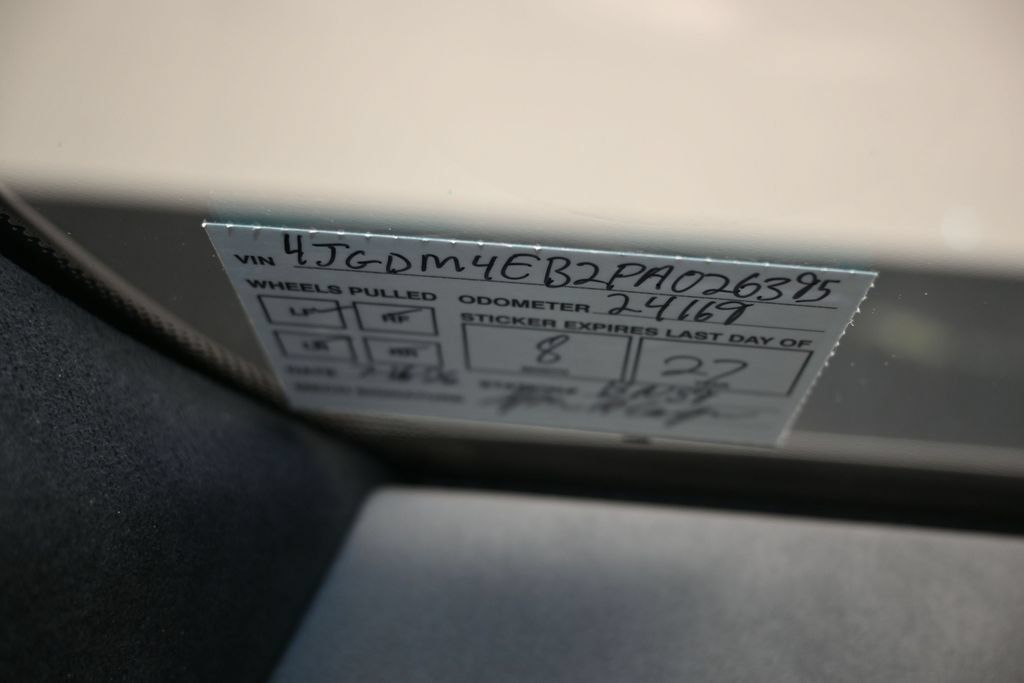 Used 2023 Mercedes-Benz EQS 580 4MATIC SUV image 11
