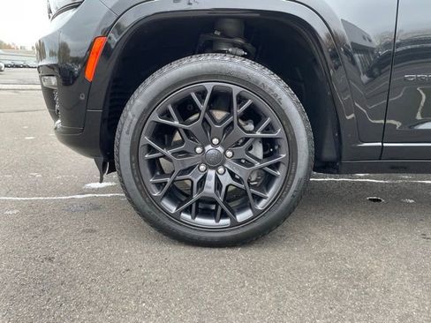 Used 2023 Jeep Grand Cherokee L Summit AWD/4WD image 36