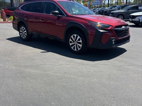 Used 2025 Subaru Outback Premium AWD/4WD image 5