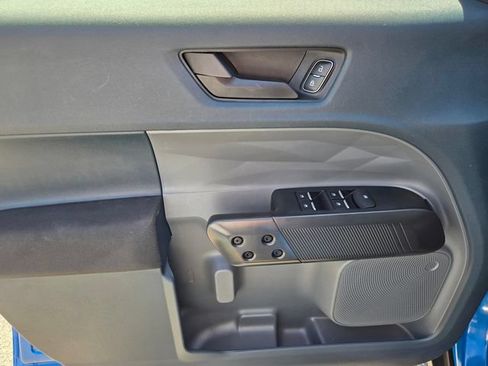 Certified 2025 Ford Maverick XL FWD image 21