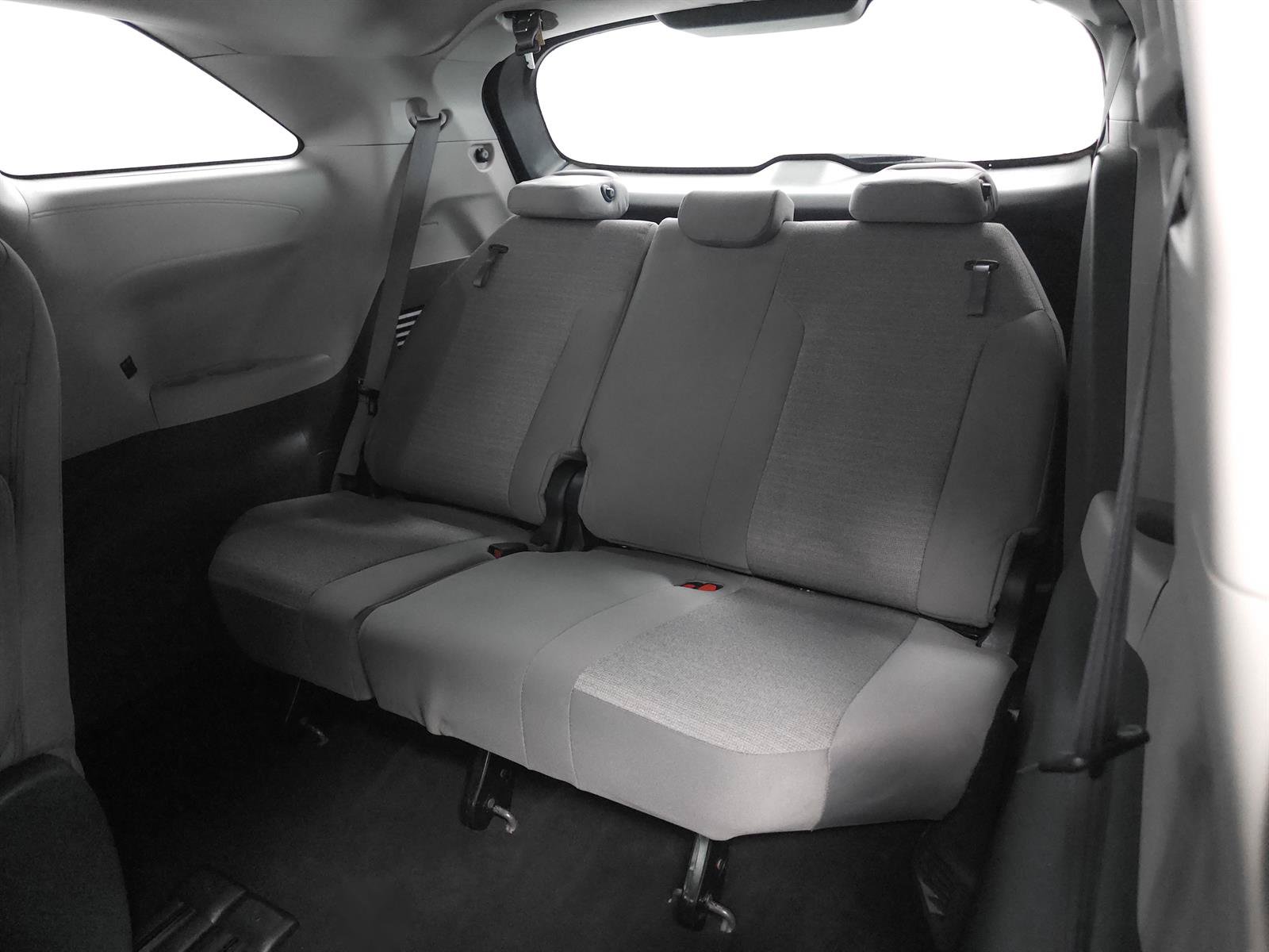 Certified 2021 Toyota Sienna LE FWD image 9