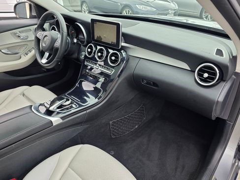 Used 2016 Mercedes-Benz C 350e Sedan w/ Multimedia Package image 9