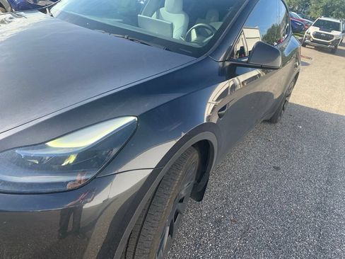 Used 2024 Tesla Model Y Long Range RWD image 2