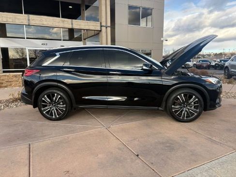 Used 2021 INFINITI QX50 Luxe w/ Appearance Package image 3