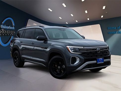 New 2026 Volkswagen Atlas Peak Edition image 1