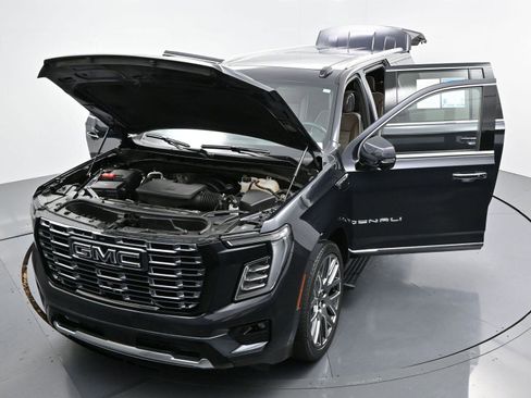 Used 2025 GMC Yukon XL Denali Ultimate w/ LPO, Floor Liner Package image 51