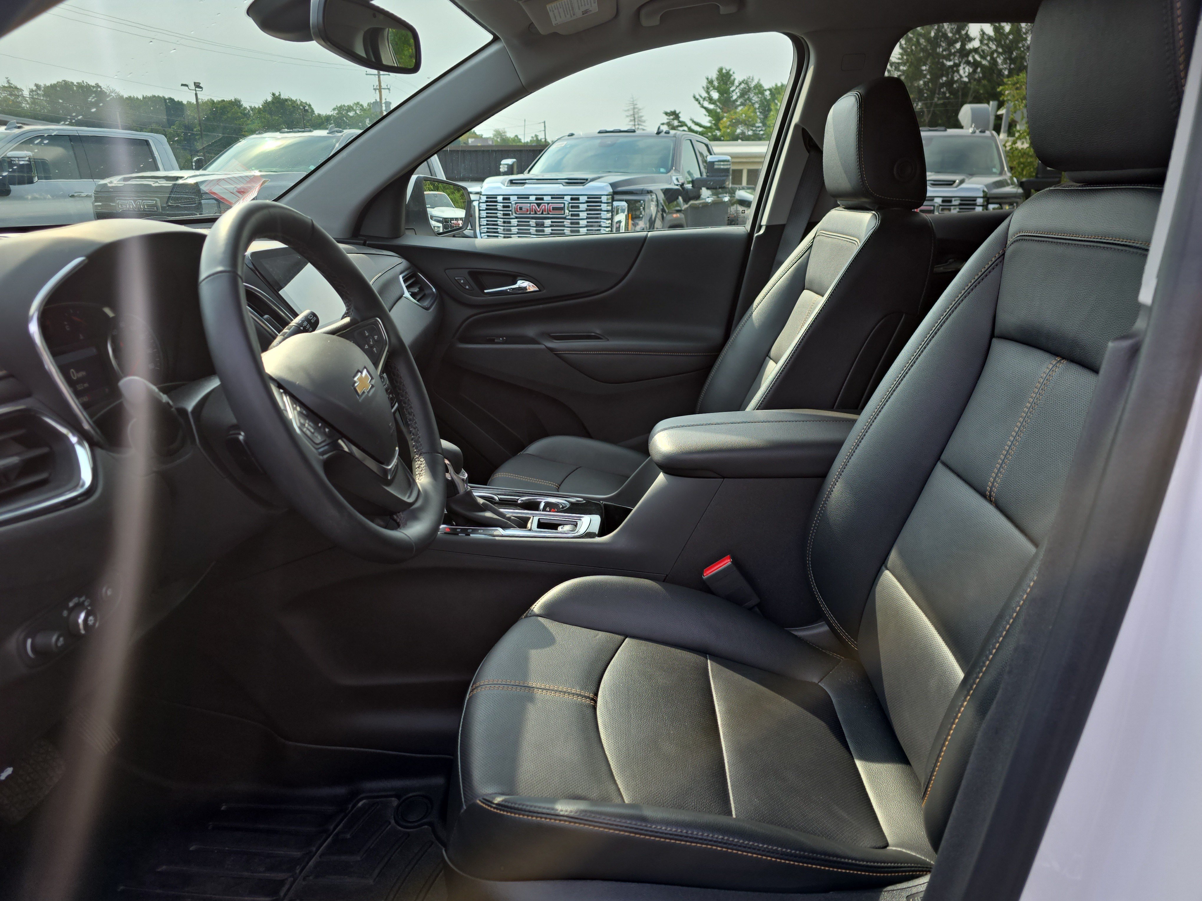 Used 2024 Chevrolet Equinox Premier AWD/4WD image 13