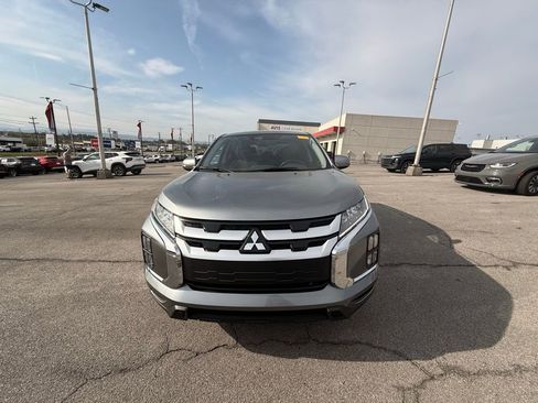 Used 2025 Mitsubishi Outlander Sport SE image 2