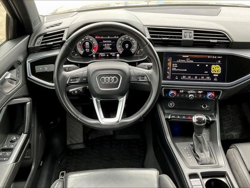 Used 2022 Audi Q3 2.0T Premium Plus w/ Premium Plus Package image 5