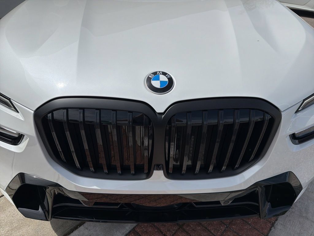 New 2026 BMW X7 xDrive40i w/ M Sport Package AWD/4WD image 12