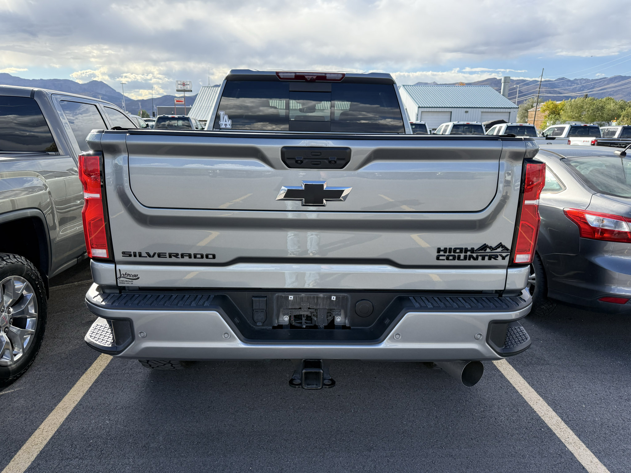 Used 2024 Chevrolet Silverado 3500 High Country w/ High Country Premium Package AWD/4WD image 6