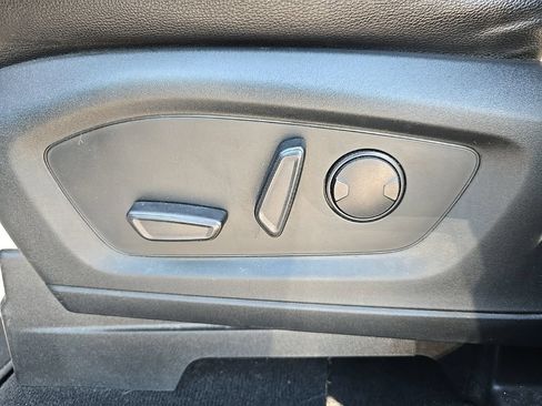 Used 2021 Ford Explorer Limited w/ Equipment Group 301A AWD/4WD image 12