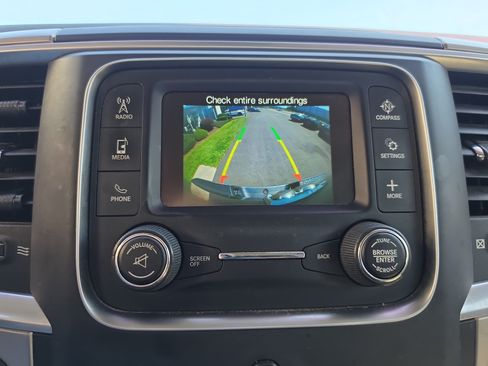 Used 2019 RAM 1500 Classic SLT AWD/4WD image 28
