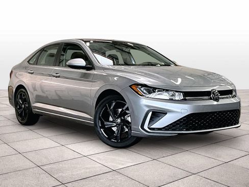 New 2026 Volkswagen Jetta SE image 2