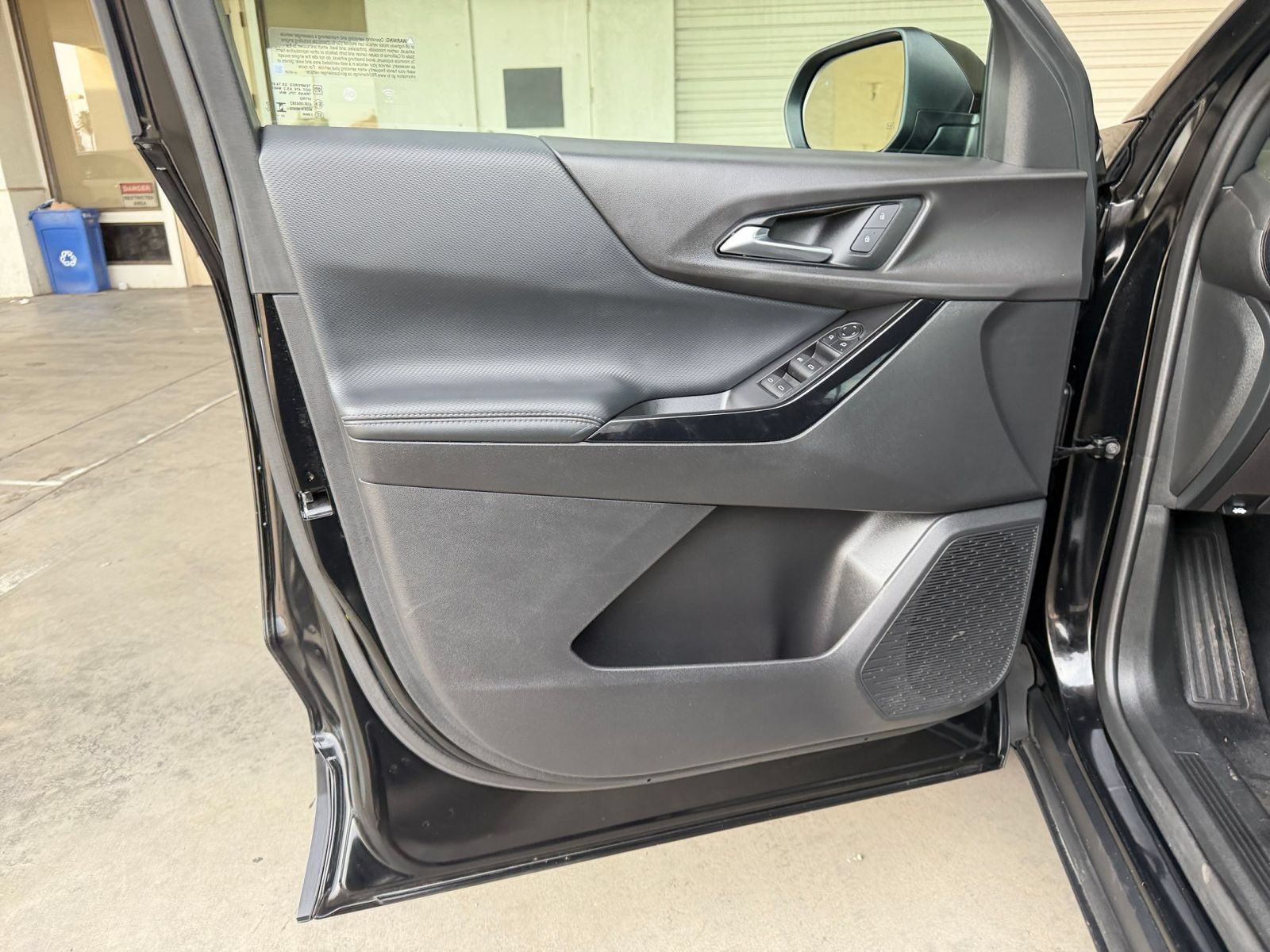 Used 2025 Chevrolet Equinox LT FWD image 18
