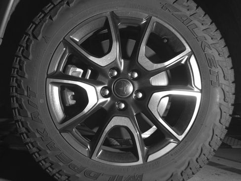 Used 2025 Jeep Compass Trailhawk AWD/4WD image 12
