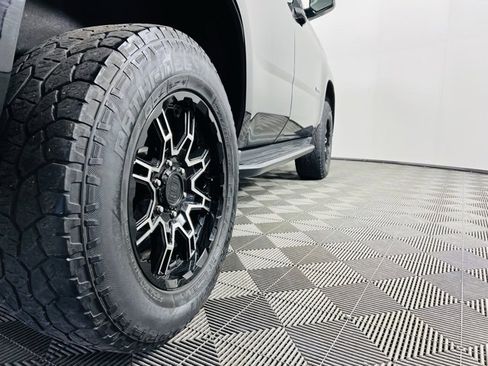 Used 2019 Chevrolet Tahoe LT image 5