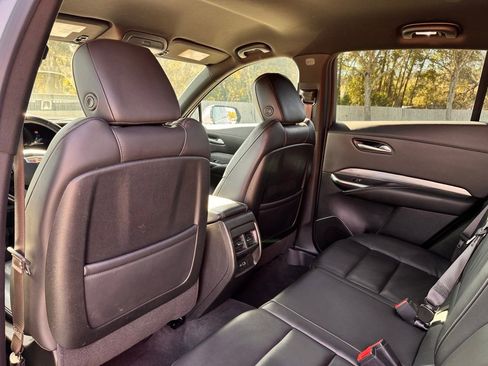 Used 2024 Cadillac XT4 Premium Luxury image 16