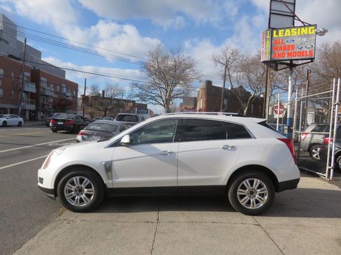 Used 2013 Cadillac SRX Luxury image 6
