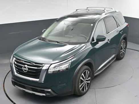 Used 2024 Nissan Pathfinder Platinum w/ Lighting Package (N93) AWD/4WD image 34