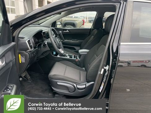 Used 2020 Kia Sportage LX image 12