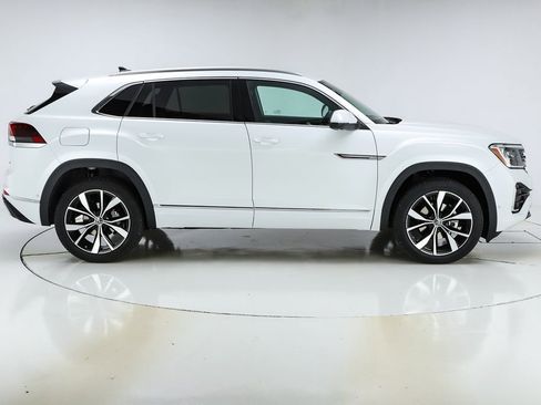 New 2026 Volkswagen Atlas Cross Sport SEL Premium R-Line image 9