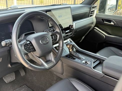 Used 2024 Lexus GX 550 image 11