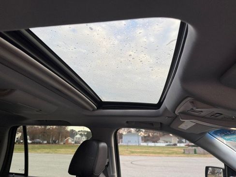 Used 2015 Cadillac Escalade Premium image 4