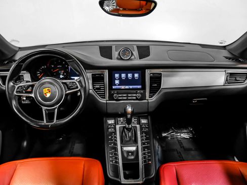 Used 2018 Porsche Macan GTS AWD/4WD image 8