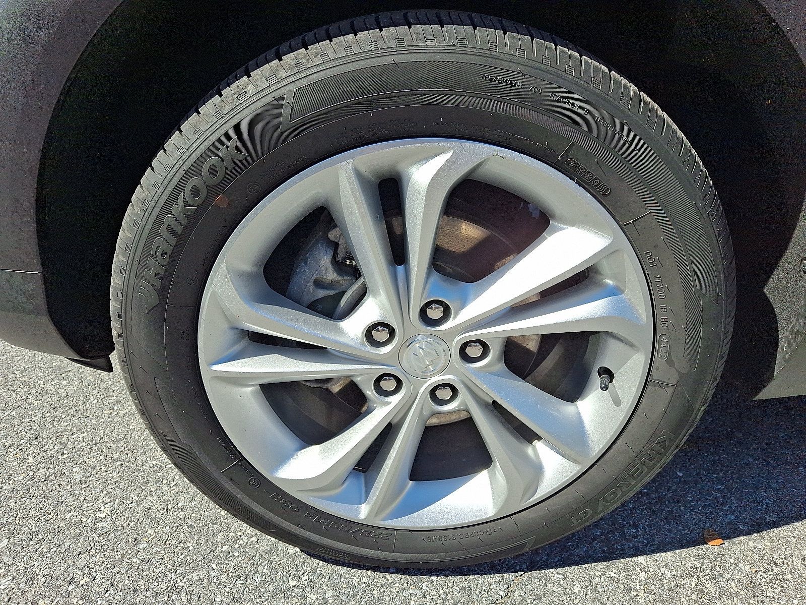 Used 2023 Buick Encore GX Preferred w/ Cold Weather Comfort Package AWD/4WD image 8