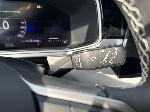 New 2025 Volkswagen Taos SE image 22