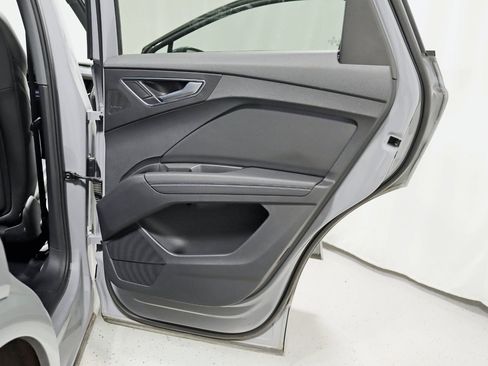 Used 2022 Audi Q4 e-tron Premium Plus image 33