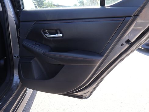 Used 2024 Nissan Sentra SR FWD image 14