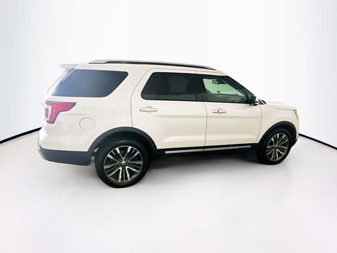 Used 2017 Ford Explorer Platinum image 10
