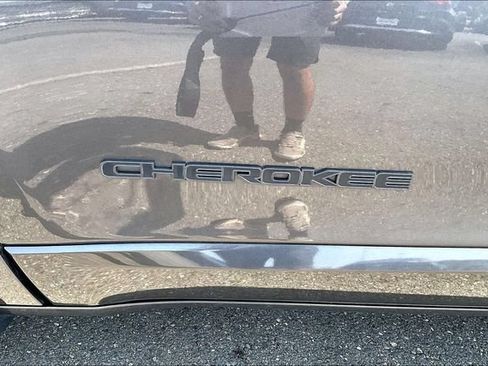 Used 2020 Jeep Cherokee High Altitude FWD image 22