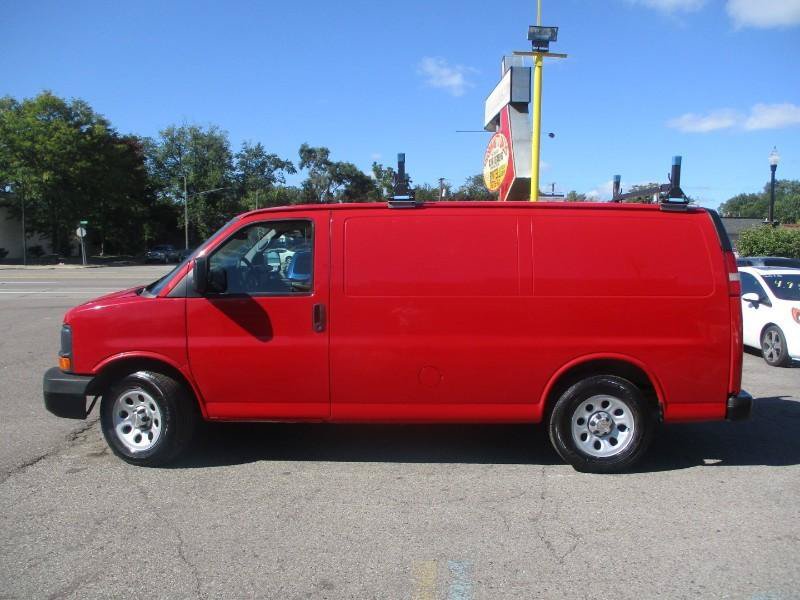 Used 2012 Chevrolet Express 1500 RWD image 4
