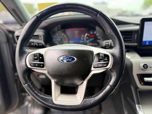 Certified 2022 Ford Explorer XLT w/ Equipment Group 202A AWD/4WD image 14