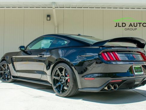 Used 2019 Ford Mustang Shelby GT350R w/ GT350R Equipment Group 920A RWD image 4