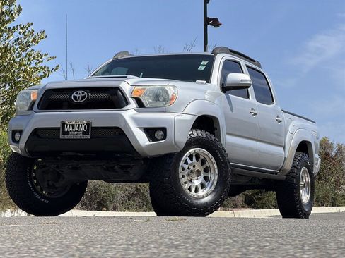 Used 2012 Toyota Tacoma PreRunner w/ TRD Sport Pkg RWD image 1
