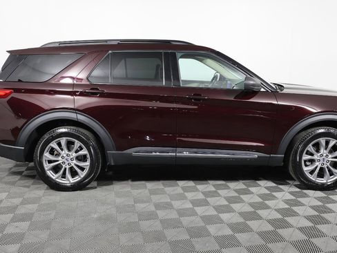 Used 2023 Ford Explorer XLT w/ Equipment Group 202A image 4