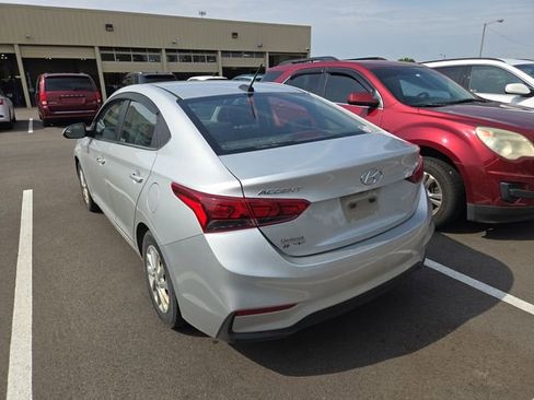 Used 2019 Hyundai Accent SEL FWD image 2