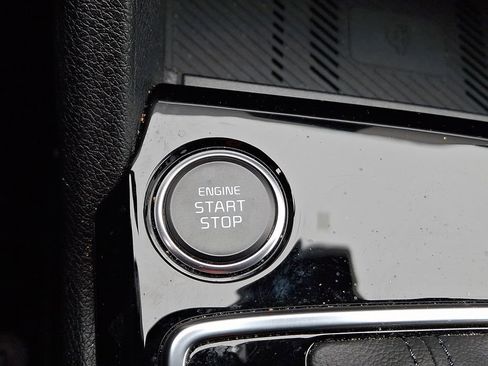 Certified 2023 Kia Sportage X-Line image 18