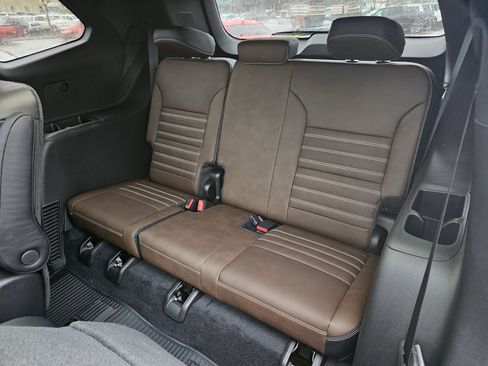 New 2026 GMC Acadia Denali Ultimate w/ LPO, Floor Liner Package image 17