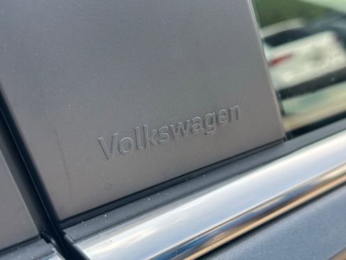 Used 2025 Volkswagen Jetta SE w/ Sunroof Package image 18