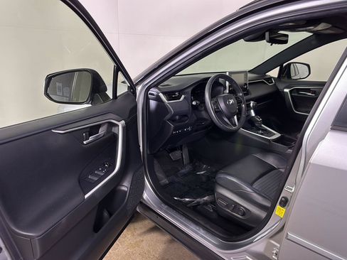 Used 2020 Toyota RAV4 XSE w/ XSE Grade Weather Package AWD/4WD image 2